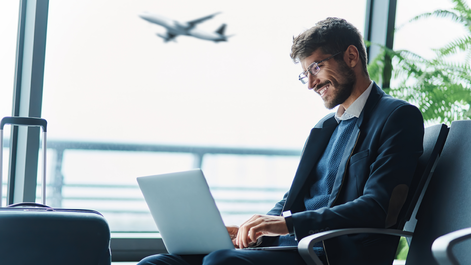 airport lounge etiquette for smart travelers